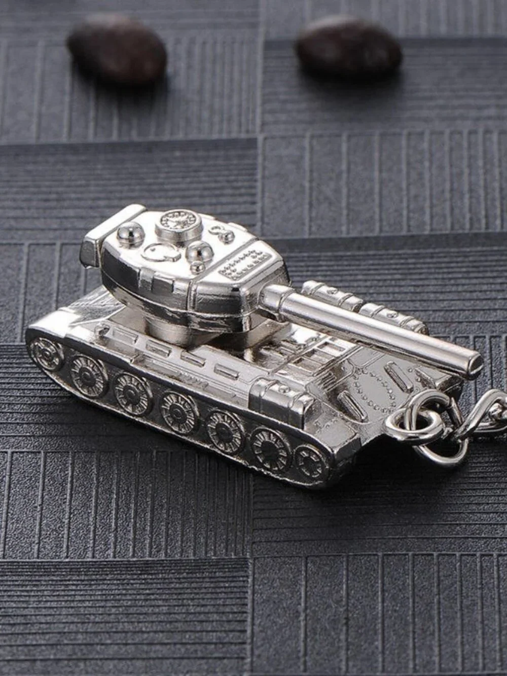 Military Tank Keychain Rotating Turret Cannon Army Vehicle Combat Gift Key Ring